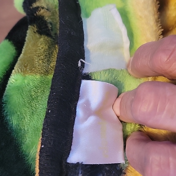 Teenage Mutant Ninja Turtles, 57" X 41" Poly Plush Blanket - Turtle Trouble - Picture 3 of 5